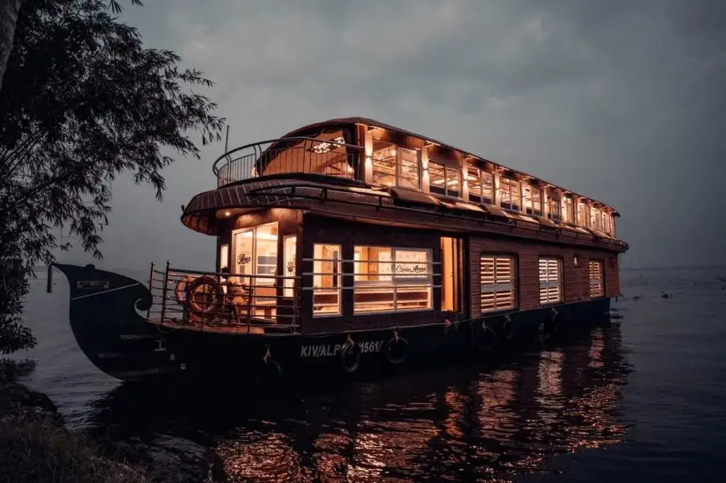 House Boat for Rent